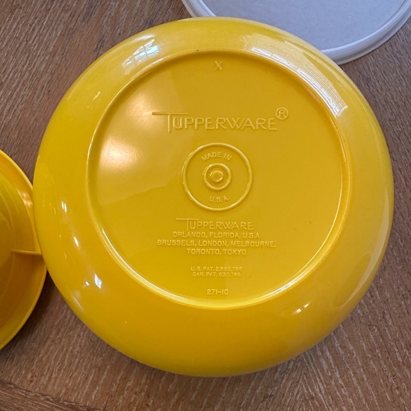 Pristine condition Tupperware yellow 2 piece set.  Lids. Never microwaved in - Picture 4 of 6